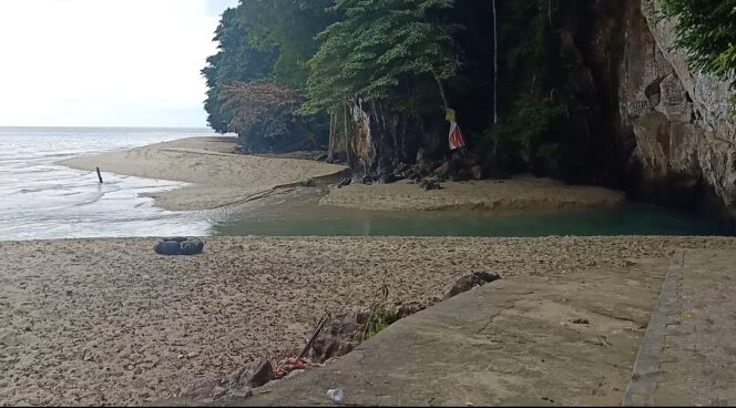 
 Obyek Wisata Pantai dan Permandian Tamborasi Sepi Pengunjung