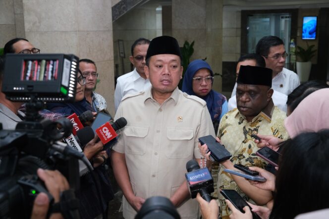
 Mengenai Pagar Laut, Ini Tanggapan Menteri Nusron