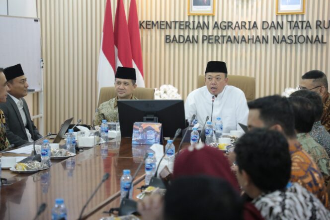 
 Ajak Menteri Transmigrasi Sukseskan Kebijakan Satu Peta, Menteri Nusron Ingin Tuntaskan Masalah Batas Tanah