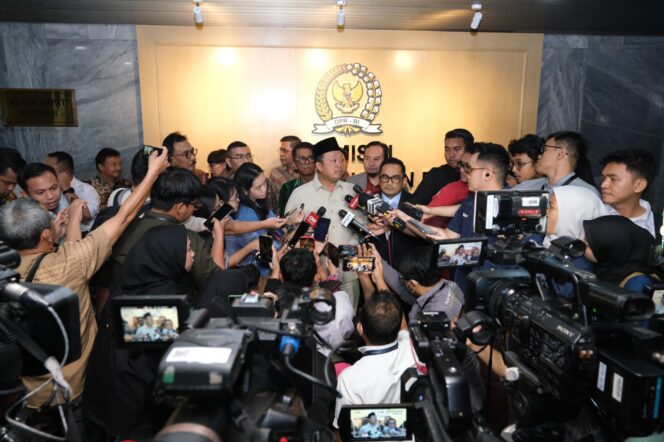 
 Rapat dengan Komisi II DPR RI, Menteri Nusron Sampaikan Progres Penertiban 537 Perusahaan Sawit yang Tidak Memiliki HGU