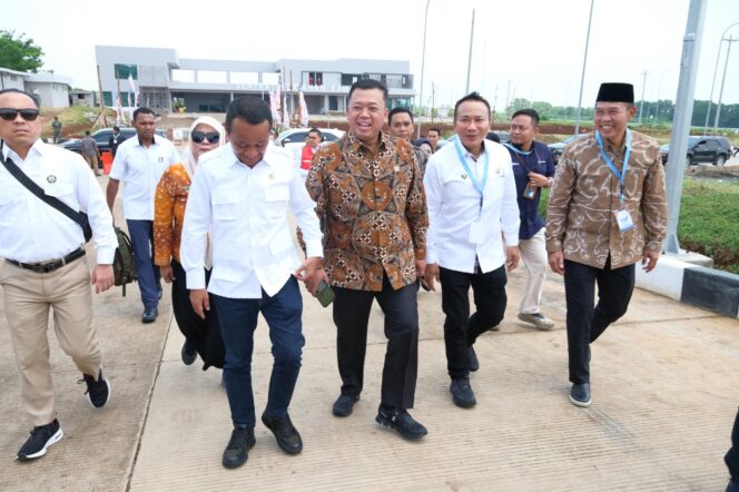 
 Menteri Nusron Dampingi Presiden Prabowo Resmikan Kawasan Ekonomi Khusus Industropolis Batang