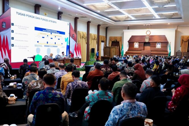 
 Tata Ruang sebagai Pintu Masuk Investasi, Menteri Nusron Imbau Pemda se-Jawa Timur Tuntaskan RDTR