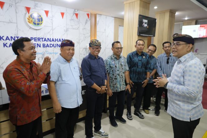 
 Wamen ATR/Waka BPN Tinjau PELATARAN di Kantah Kabupaten Badung