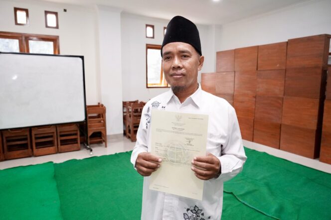 
 Terima Sertipikat Wakaf Berbentuk Elektronik, Warga Kudus Yakini Bisa Lindungi dari Potensi Konflik Pertanahan