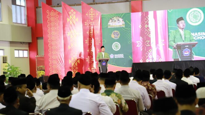 
 Hadiri Halalbihalal NU Se-Jawa Tengah, Menteri Nusron: Tekankan Prinsip Keadilan, Pemerataan, dan Kesinambungan Ekonomi dalam Penataan Pertanahan