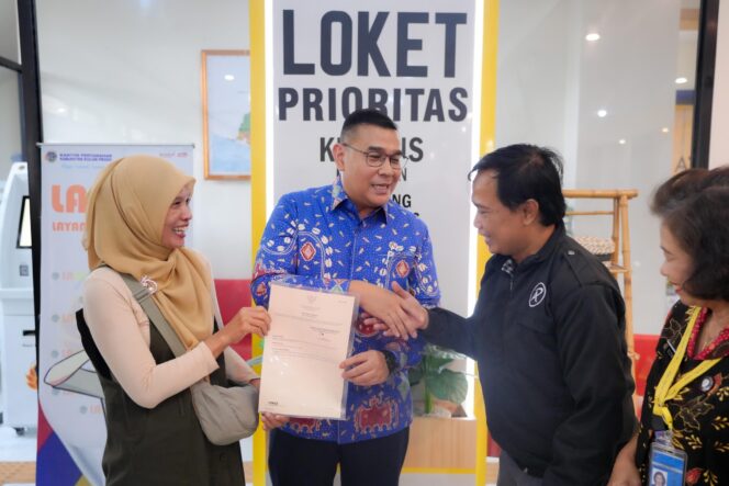 
 Wamen Ossy Sosialisasi Keunggulan Sertipikat Elektronik ke Masyarakat di Kantah Kulon Progo
