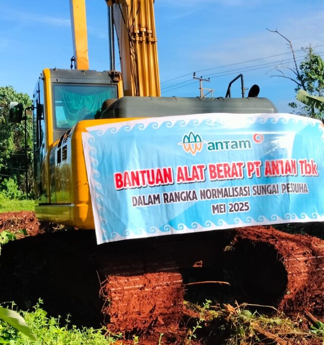 
 ANTAM Peduli, Kerahkan Alat Berat Normalisasi Sungai Penyebab Banjir Pomalaa