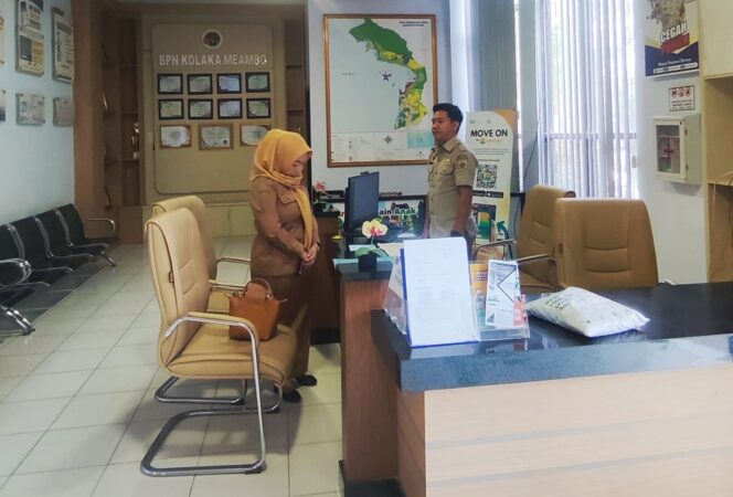 
 Perkuat Jiwa Nasionalisme, BPN Kolaka Rutin Gelar Pemutaran Lagu Indonesia Raya 