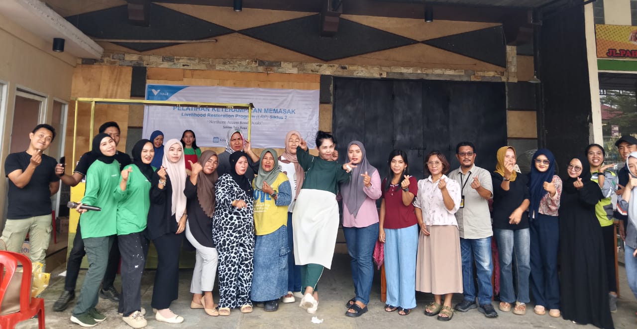 Sejumlah Ibu Rumah Tangga mengikuti pelatihan tata boga di Wina Bakery, kabupaten Kolaka, Kamis (26/6/2025). Kegiatan ini merupakan bagian dari Livelihood Restoration Program (LRP) PT Vale Indonesia IGP Pomalaa.