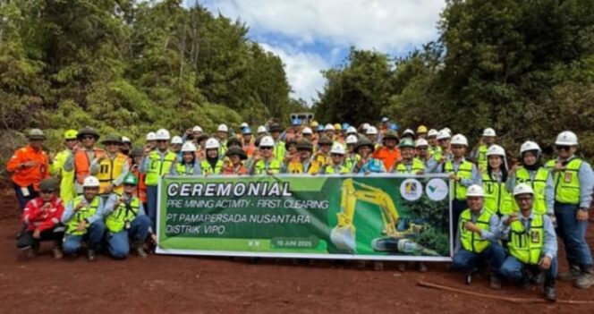 
 PT VALE Indonesia Tbk bersama PT Pamapersada Nusantara (PAMA) secara resemi memulai kegiatan first clearing di Blok Pomalaa, Kabupaten Kolaka, Sulawesi Tenggara, Selasa (10/6/2025).