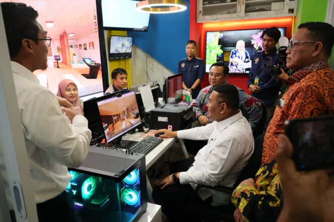 
 Wamen Ossy Tinjau Dua Inovasi Layanan Pertanahan Kantah Kota Tangerang