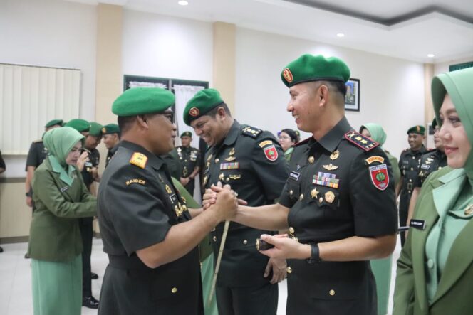 
 Dandim 1412/Kolaka Berganti, Sertijab Dipimpin Langsung Dandrem 143/Halu Oleo