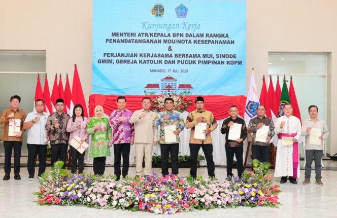 
 Serahkan Sertipikat di Sulut, Menteri Nusron Komitmen pada Era Presiden Prabowo PR di Bidang Pertanahan Harus Selesai