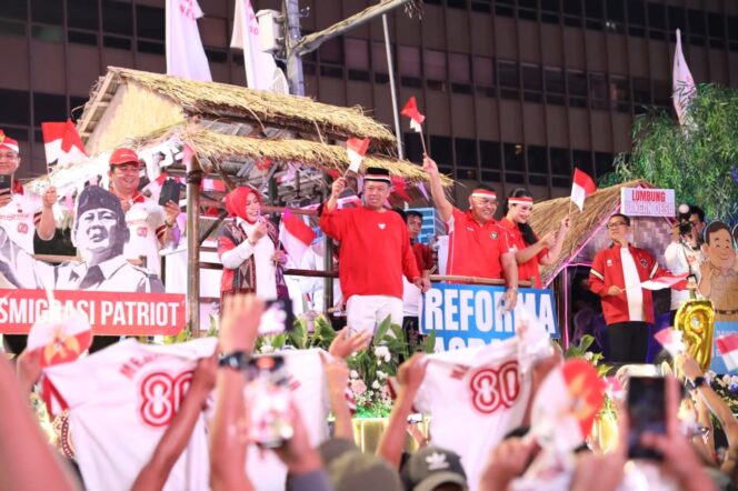 
 Menteri ATR/Kepala BPN Sampaikan Makna Kemerdekaan Lewat Karnaval