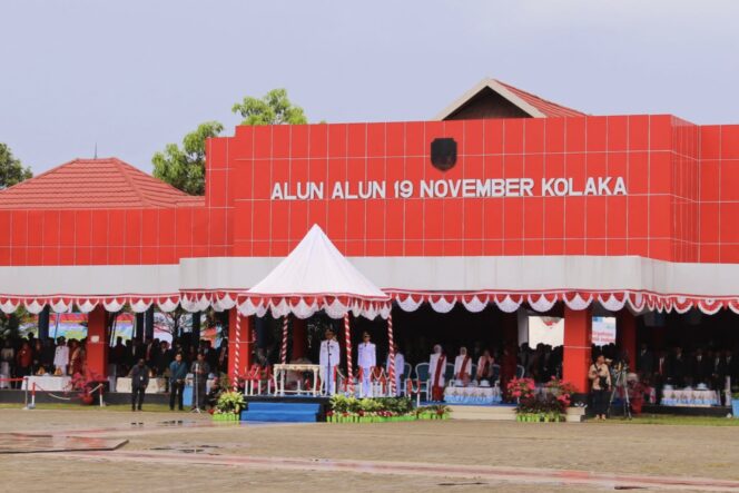 
 Diguyur Hujan, Upacara HUT RI ke-80 di Kolaka Tetap Hikmat dan Lancar