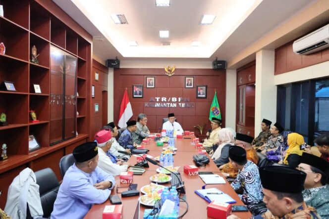 
 Dari Hati ke Hati, Menteri Nusron Bahas Sertipikasi Tanah Wakaf dan Rumah Ibadah di Kaltim