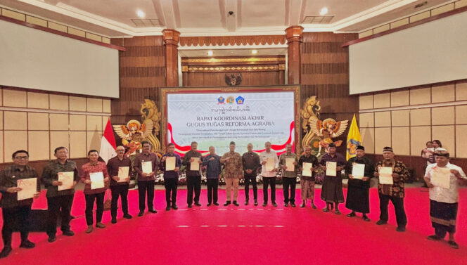 
 Serahkan Sertipikat di Bali, Menteri Nusron Ungkap Manfaat Sertipikasi Tanah untuk Perekonomian