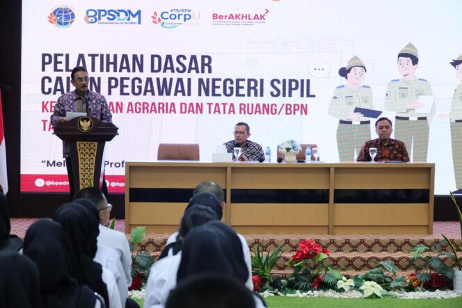 
 Tutup Latsar Gelombang 1 Tahun 2025, Sekjen Kementerian ATR/BPN Beri 3 Pesan untuk Pedoman CPNS dalam Bertugas
