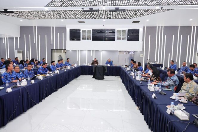 
 Kebut Penyelesaian Berkas Layanan Pertanahan Akhir Tahun, Menteri Nusron Instruksikan Jajaran Masuk di Akhir Pekan