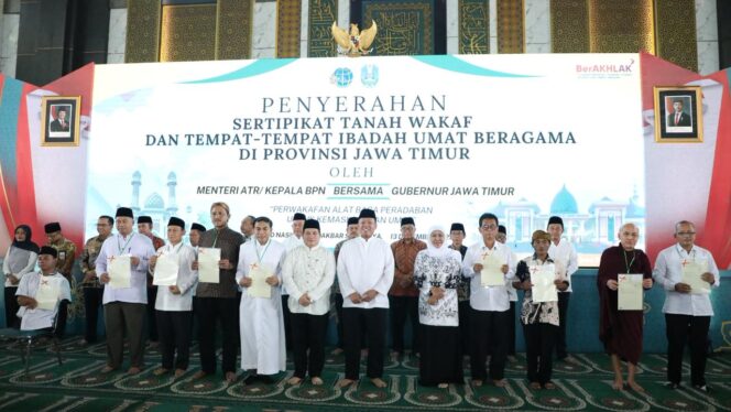 
 Serahkan 2.532 Sertipikat Tanah Wakaf dan Rumah Ibadah, Menteri Nusron Gagas Percepatan Sertipikasi melalui Kolaborasi