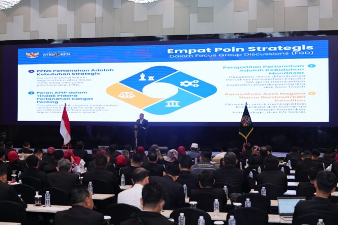 
 Tekankan Empat Poin Strategis dalam Penanganan Tindak Pidana Pertanahan, Wamen Ossy: Sosialisasikan ke Jajaran di Daerah