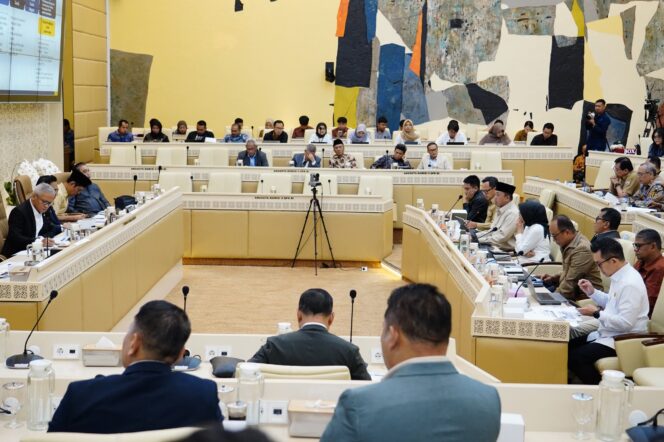 
 Menteri Nusron Laporkan Progres Revisi RTR Provinsi Aceh, Sumatera Utara, dan Sumatera Barat ke Komisi II DPR RI