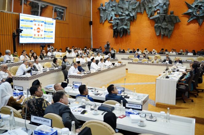 
 Raker Bersama Pansus DPR RI, Menteri Nusron Targetkan Kebijakan Satu Peta Rampung Lebih Cepat