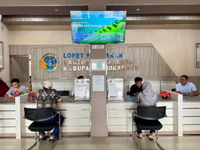 
 Pelayanan Tetap Buka saat Libur Lebaran, Kantah Kabupaten Indramayu Bantu Pemudik Urus Pertanahan