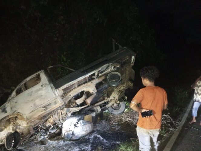
 Pikap Terbakar di Tikungan Samaturu, Dua Orang Luka Serius