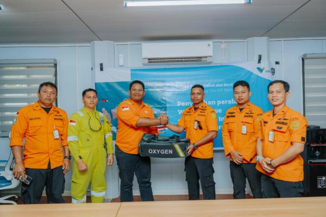 
 Perkuat Kesiapsiagaan Bencana, PT Vale Serahkan Bantuan Alat Penyelamatan Air dan First Aid Kepada Pos SAR Kolaka
