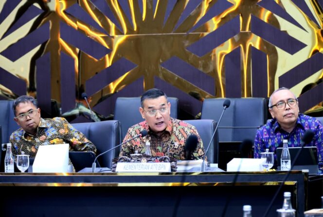 
 Wamen ATR/Waka BPN dalam Raker Bersama DPR RI: Kawasan Hutan Harus Terintegrasi dengan Tata Ruang