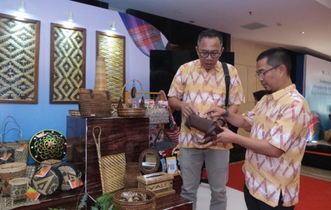
 Perkuat Kriya Lokal Luwu Timur, PT Vale Hadirkan Anyaman Teduhu di Ajang Dekranas