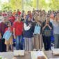 Sejumlah warga di Desa Puubenua, Kecamatan Baula berfoto Bersama usai mengikuti program Promosi Kesehatan yang diselenggaran PT Vale Indonesia IGP Pomalaa. Sesi kali ini, sosialisasi program diarahkkan pada intervensi memutus rantai penyebaran DBD. FOTO: Abdul Saban/SIBERKITA.ID