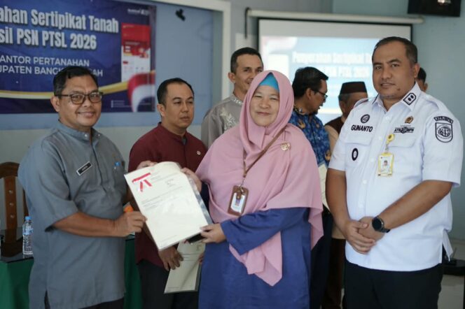 
 Manfaatkan PTSL untuk Urus Sertipikat, Masyarakat: Proses Dipermudah